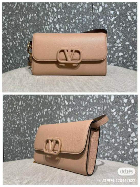 Picture of Valentino Handbags _SKUfw232842085fw